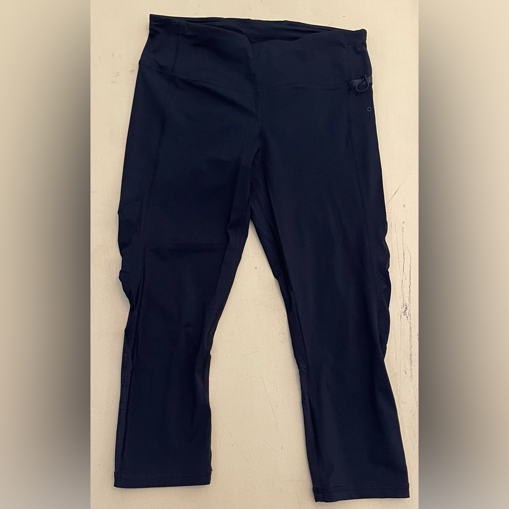 Black Capri/Cropped Lululemon Leggings